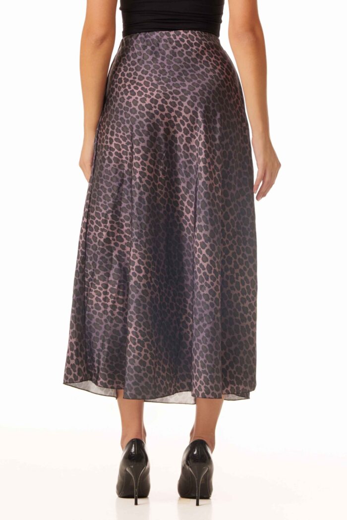 Φούστα σατέν με animal print - Image 4